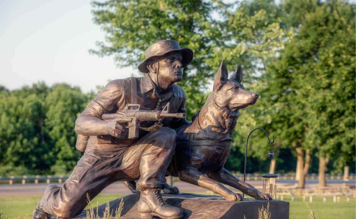 veteran dog war statue memorial